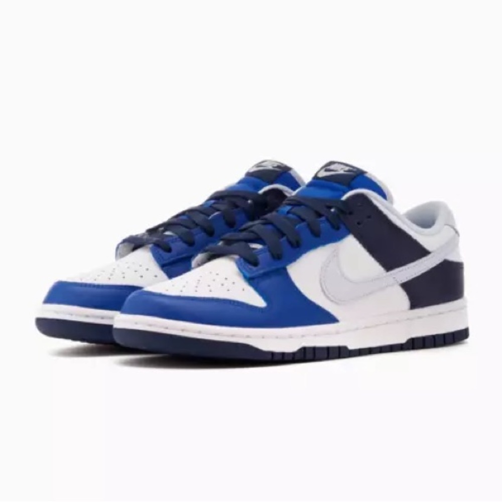 Nike Dunk Low Sneakers